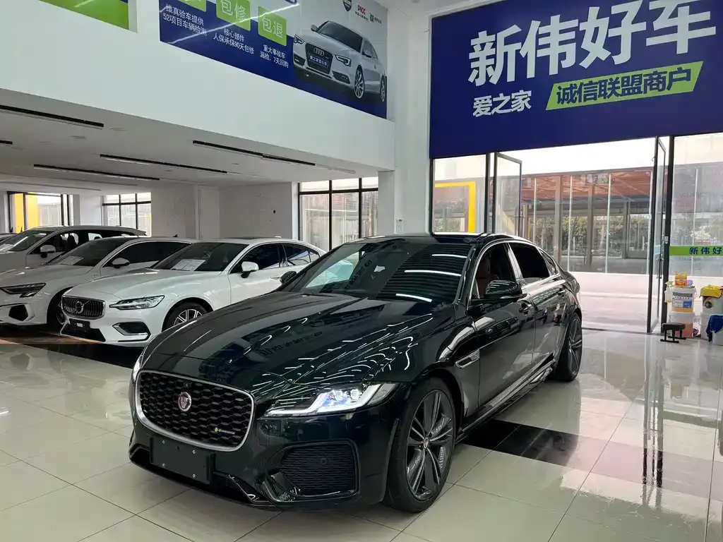 Jaguar XFL — фото 1
