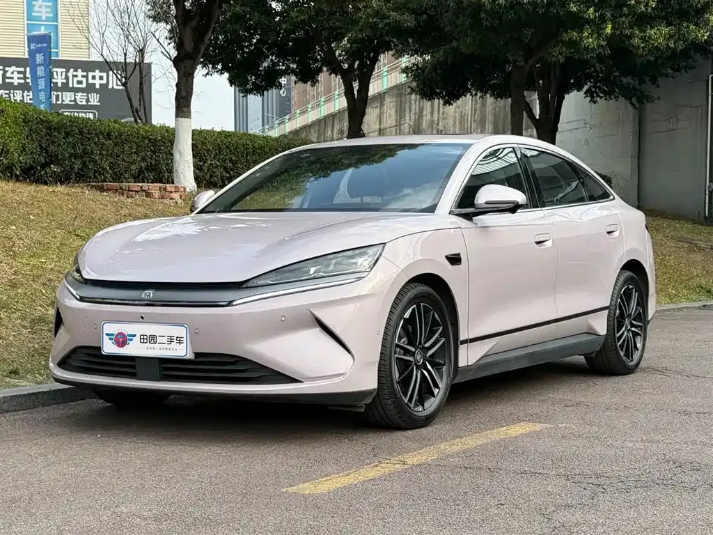 BYD Qin L — фото 1