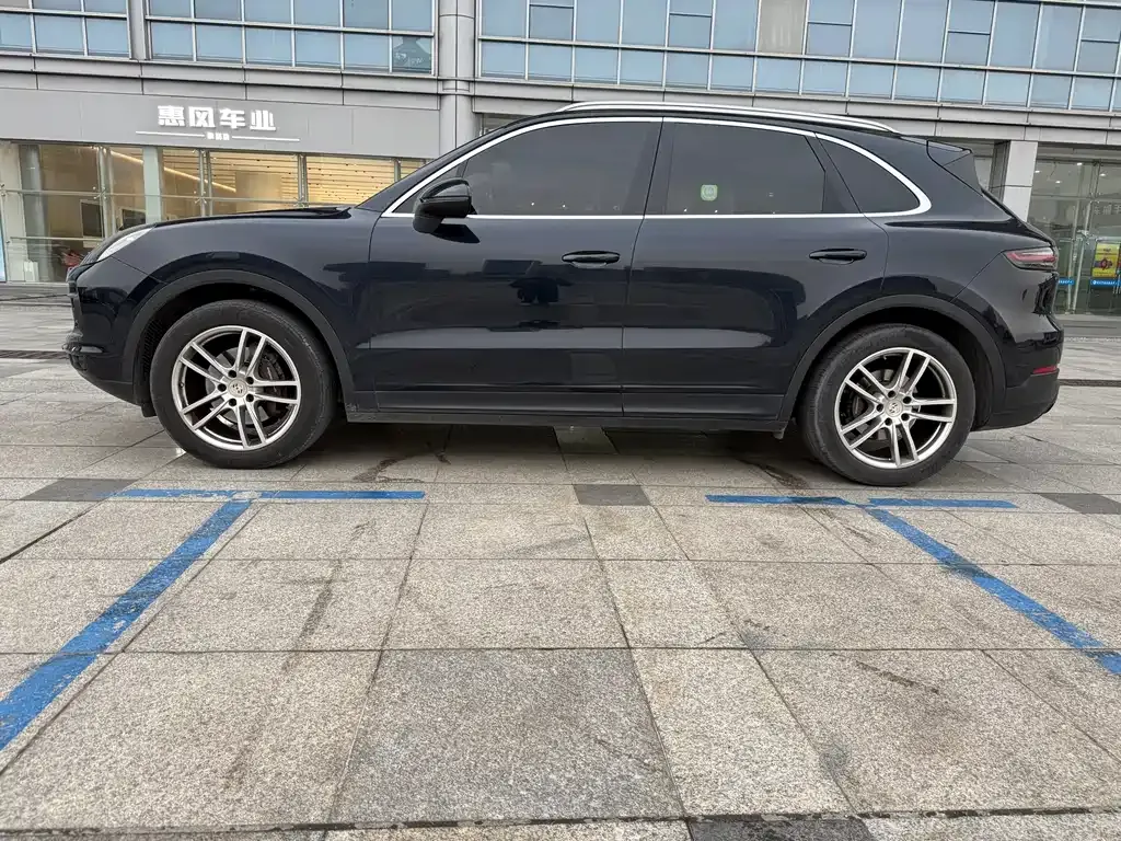 Porsche Cayenne — фото 5