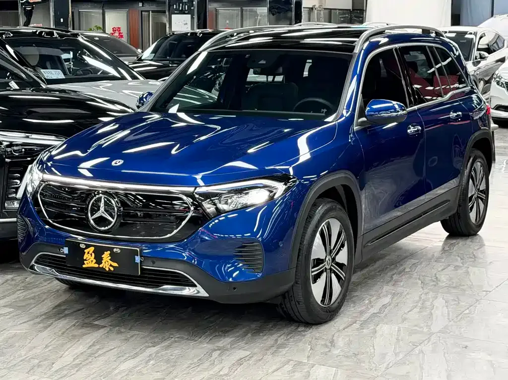 Mercedes-Benz EQB — фото 1