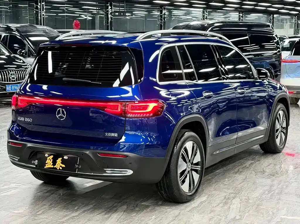 Mercedes-Benz EQB — фото 2