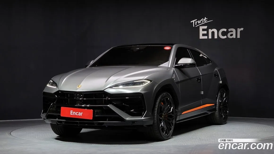 Lamborghini Urus — фото 1