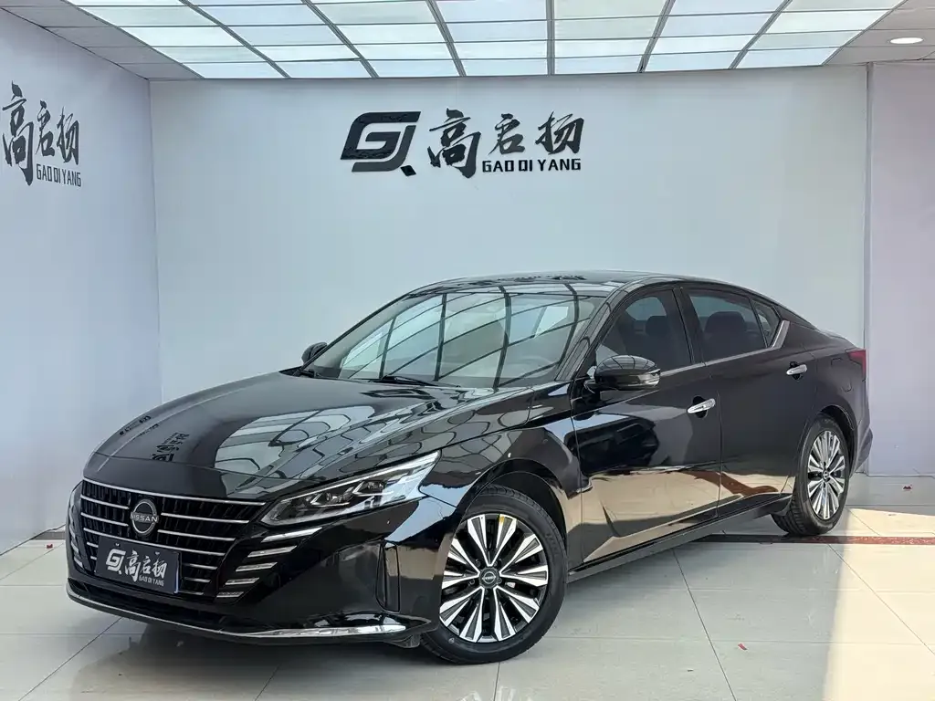 Nissan Teana — фото 1