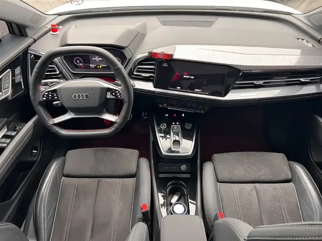 Audi Q4 e-tron — фото 10