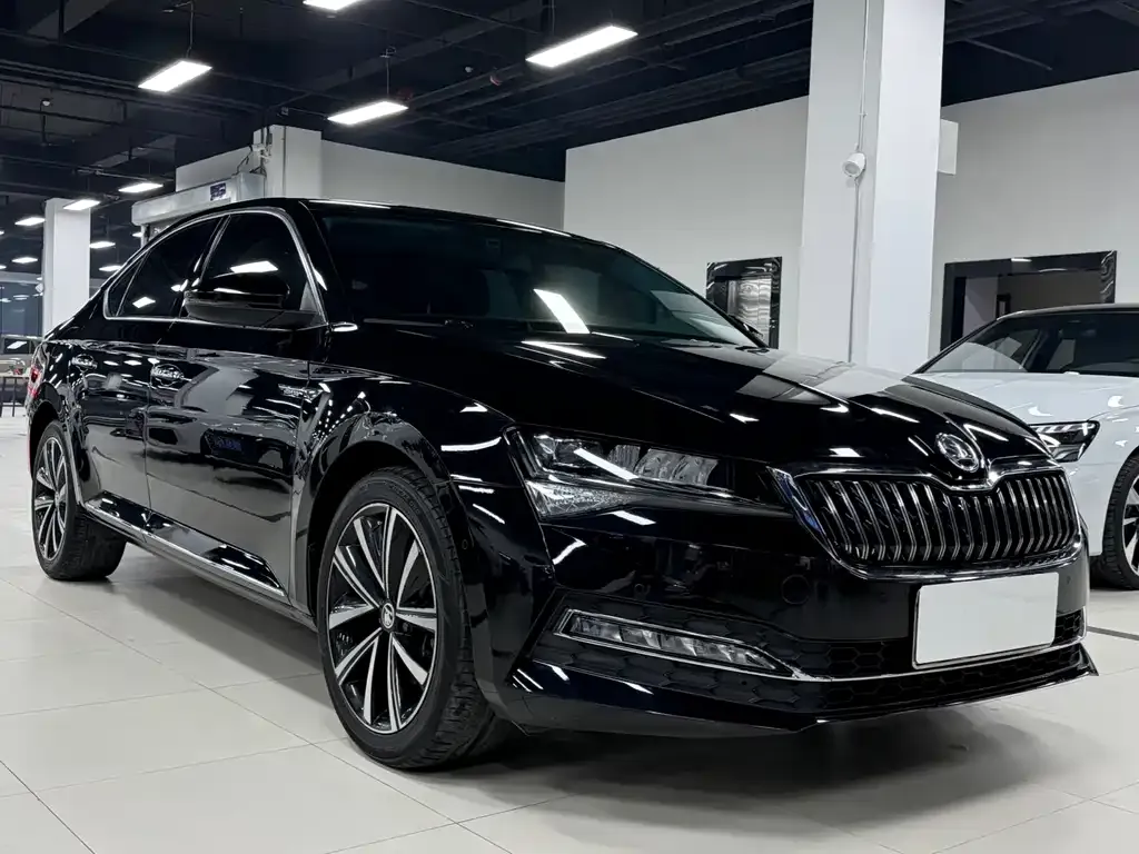 Skoda Superb — фото 6