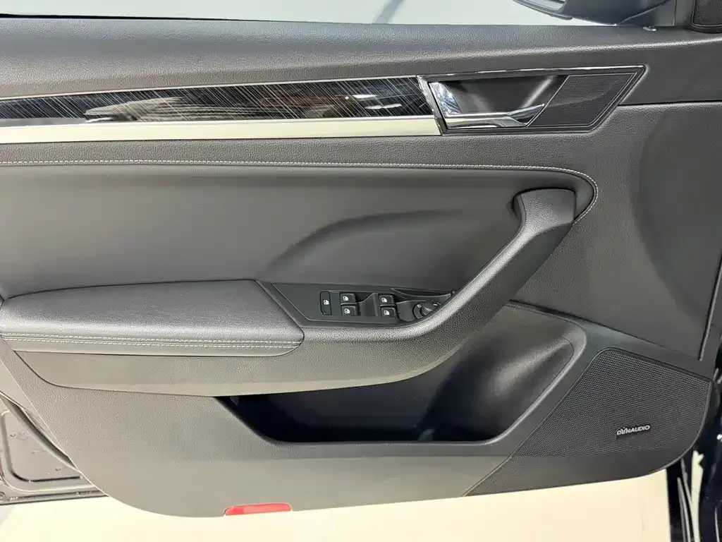 Skoda Superb — фото 10