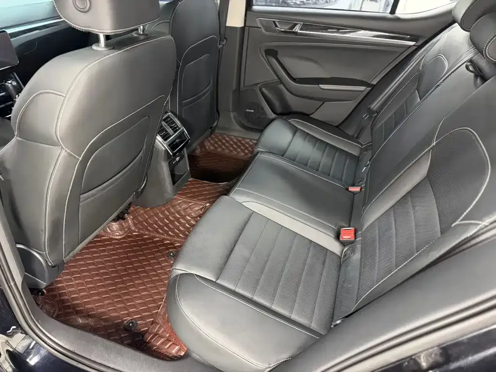 Skoda Superb — фото 7