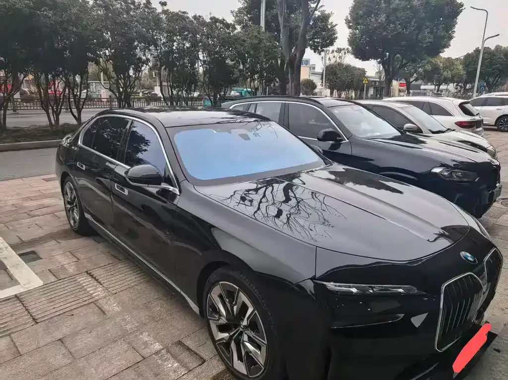 BMW i7 — фото 4