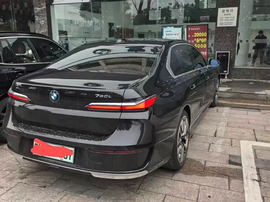 BMW i7 — фото 6