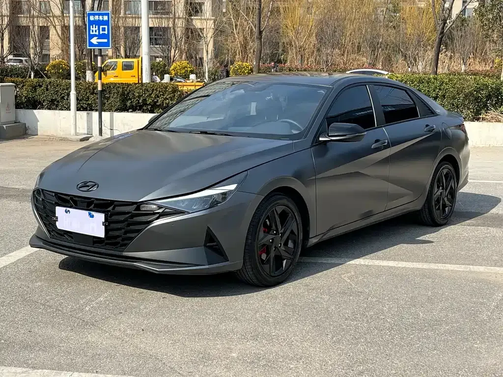 Hyundai Elantra — фото 1