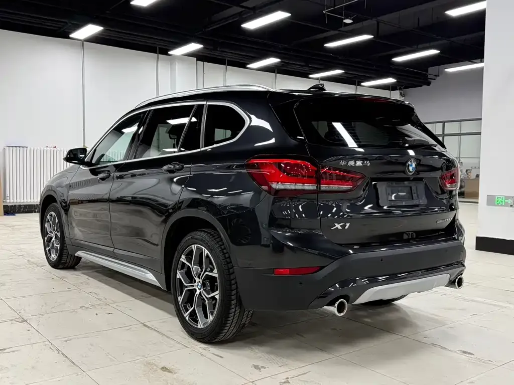BMW X1 — фото 10