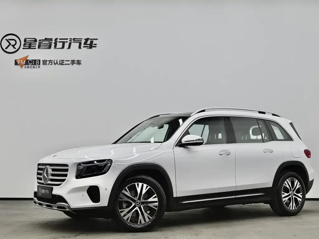 Mercedes-Benz GLB — фото 1