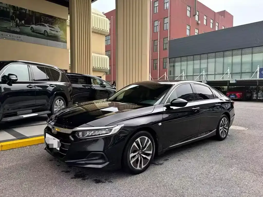 Honda Accord — фото 1