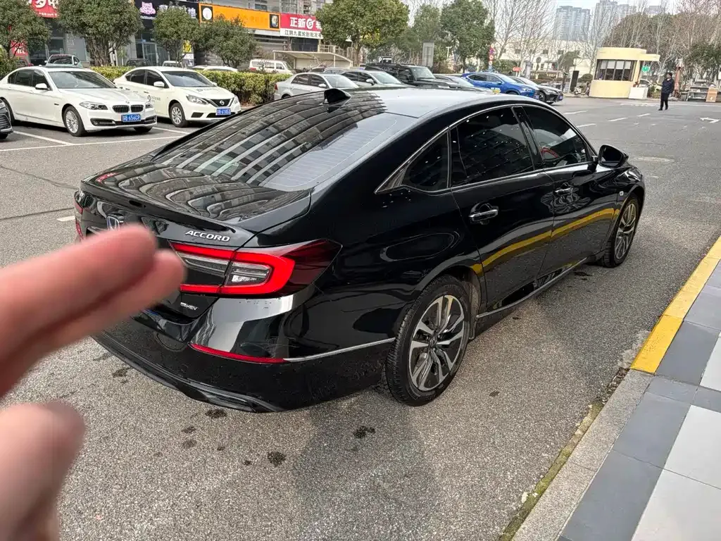 Honda Accord — фото 6