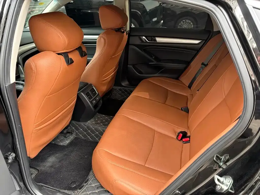 Honda Accord — фото 5