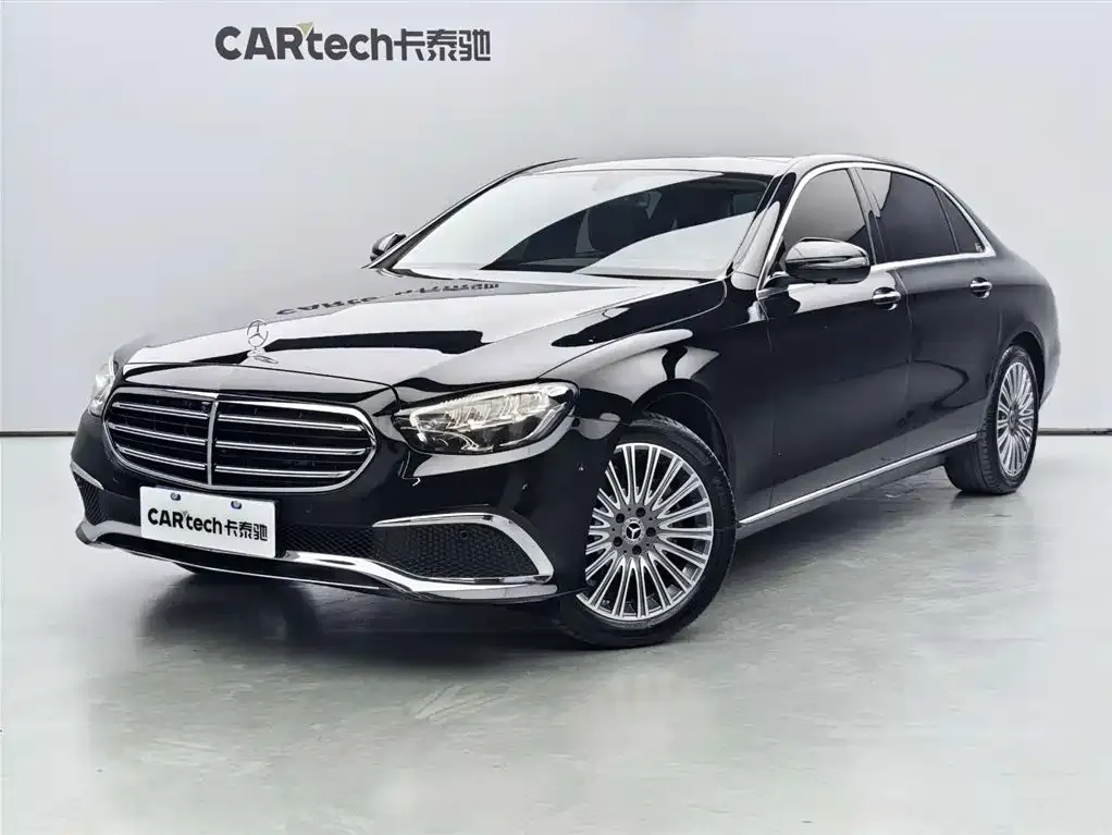 Mercedes-Benz E-Class — фото 1