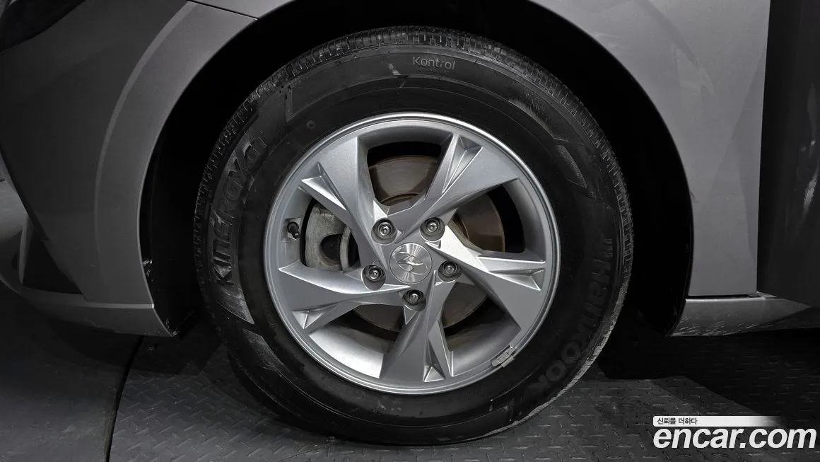Hyundai AVANTE — фото 3