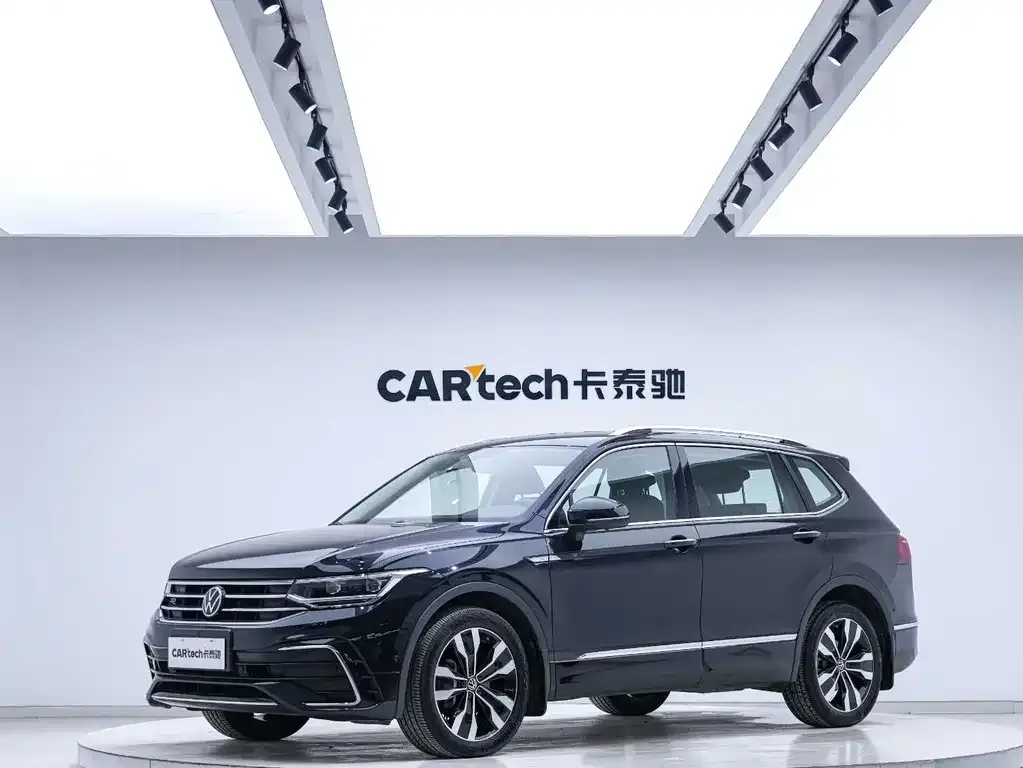 Volkswagen Tiguan L — фото 1