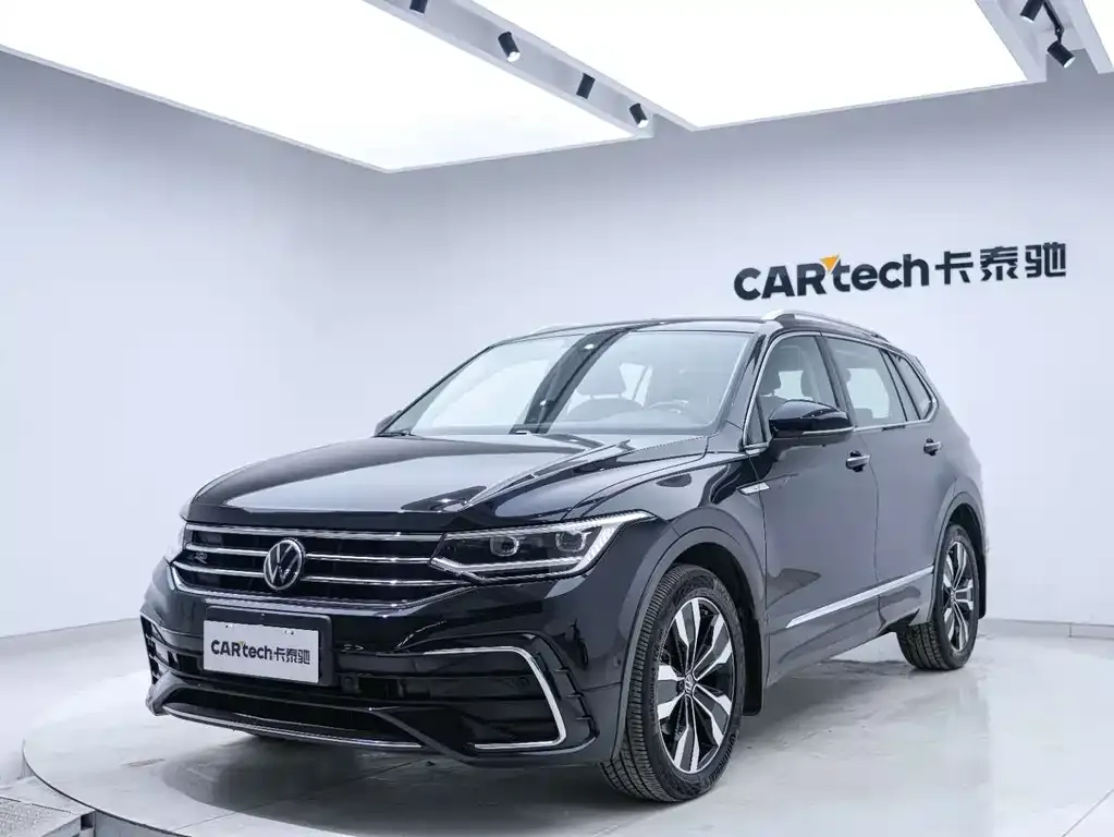Volkswagen Tiguan L — фото 7