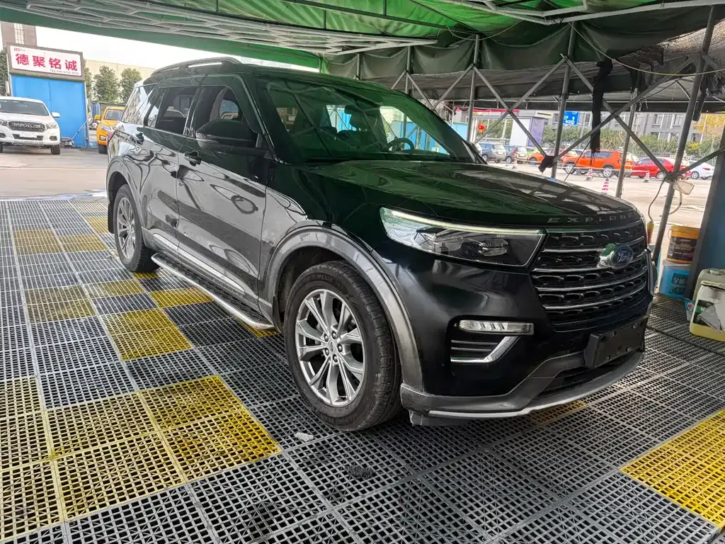 Ford Explorer — фото 10