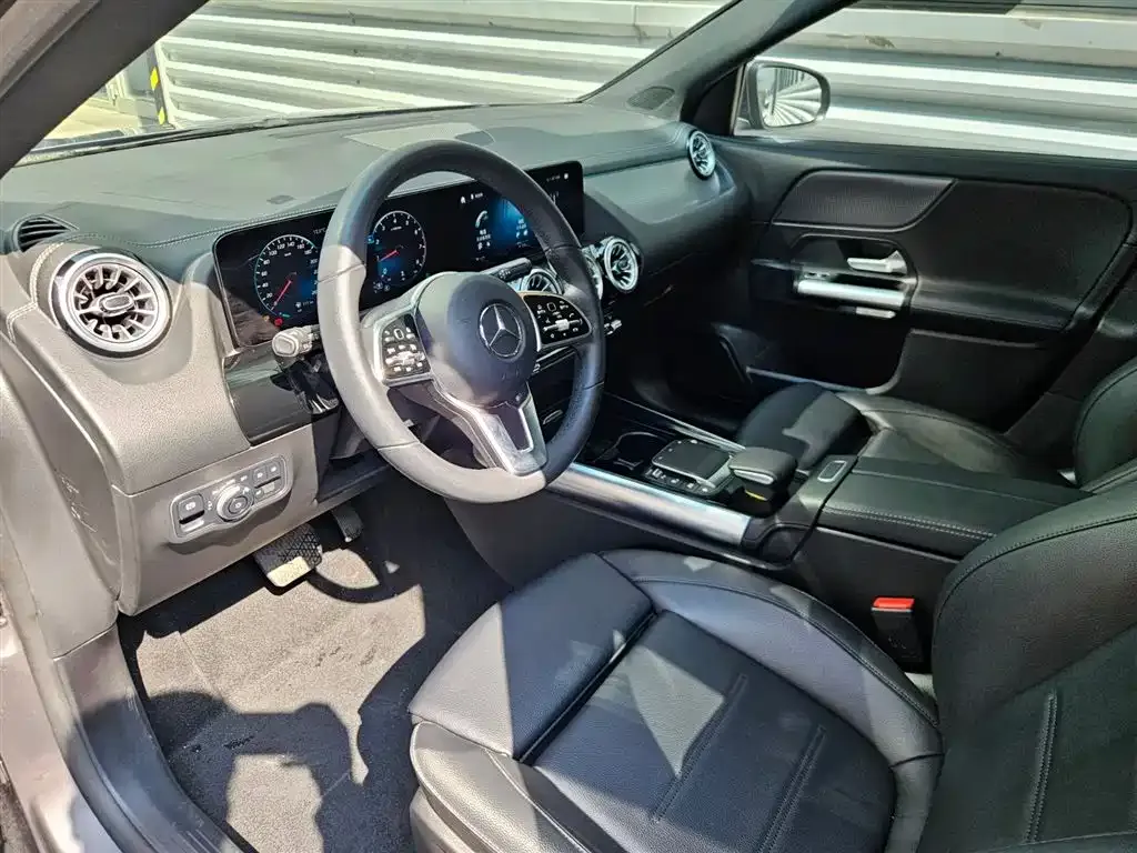 Mercedes-Benz GLA — фото 8