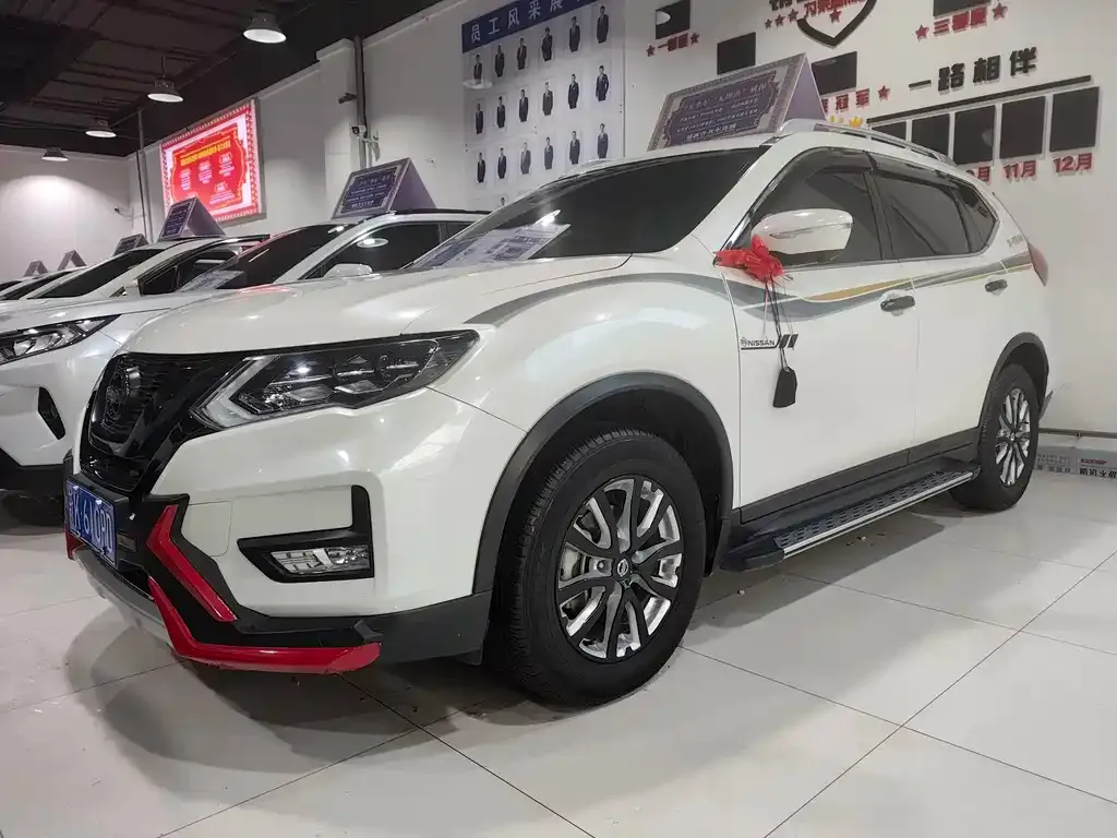 Nissan X-Trail — фото 1
