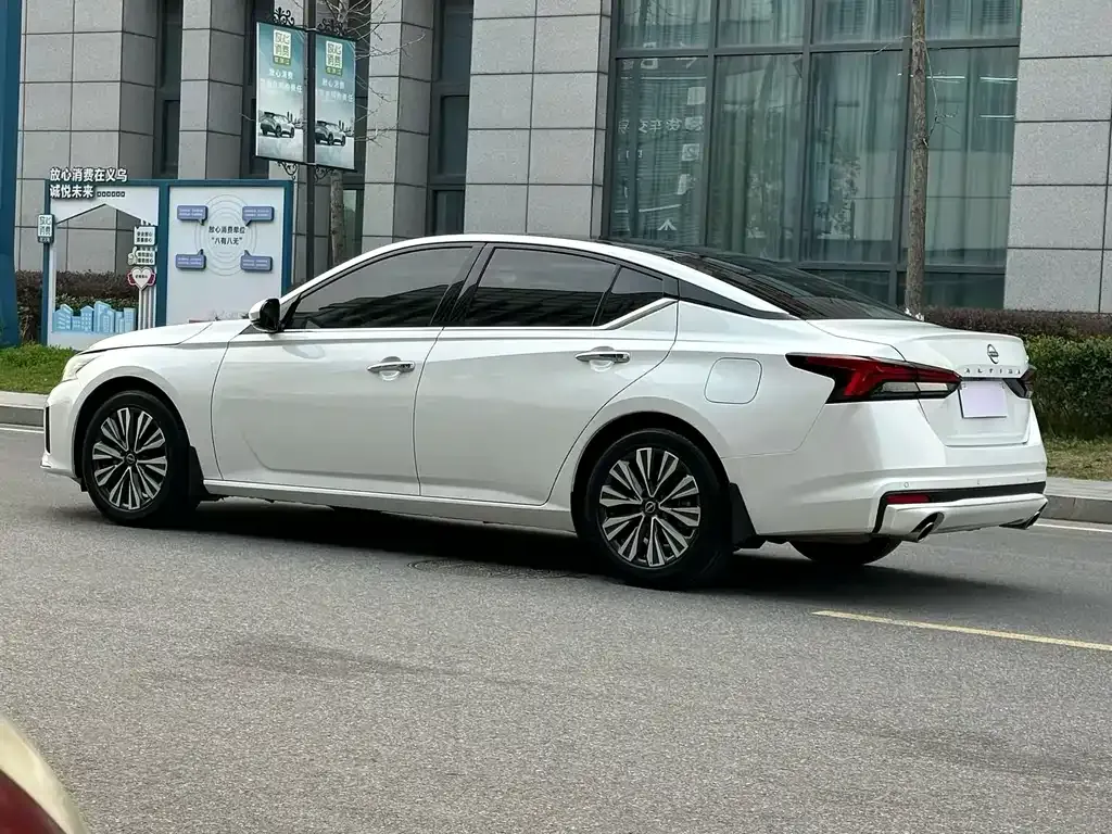 Nissan Teana — фото 10