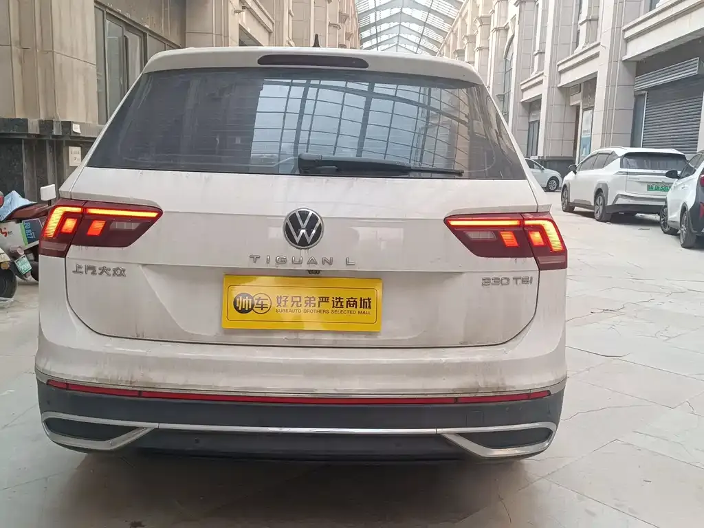 Volkswagen Tiguan L — фото 2