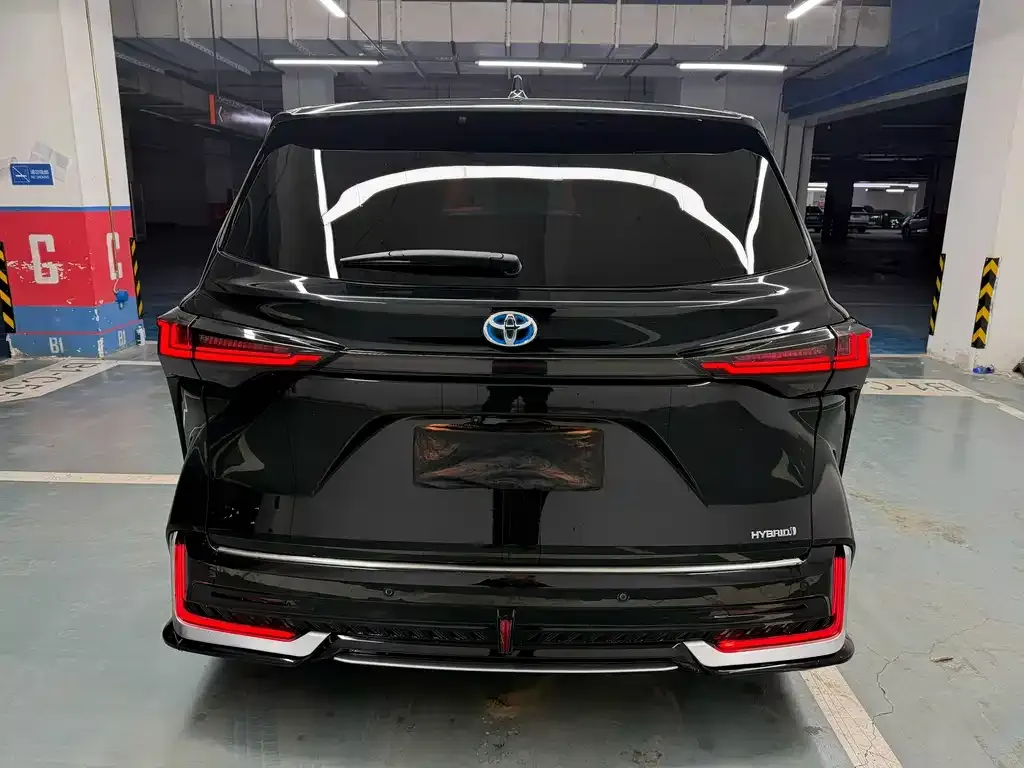Toyota Sienna — фото 6