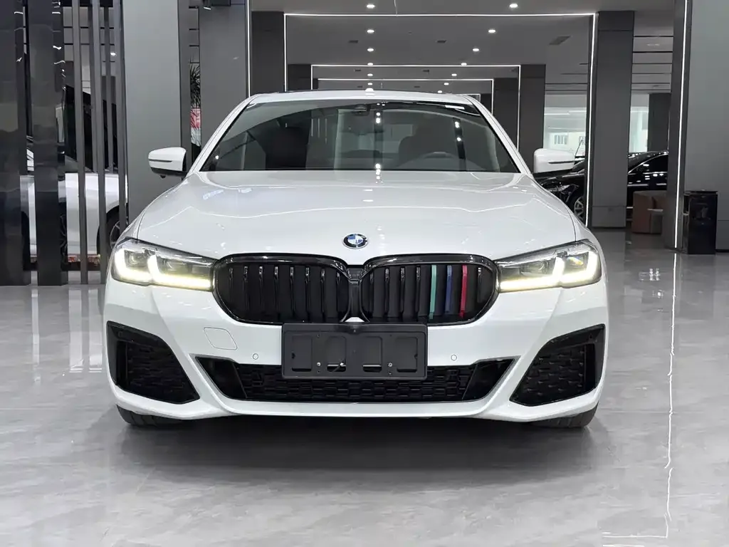 BMW 5 Series — фото 2