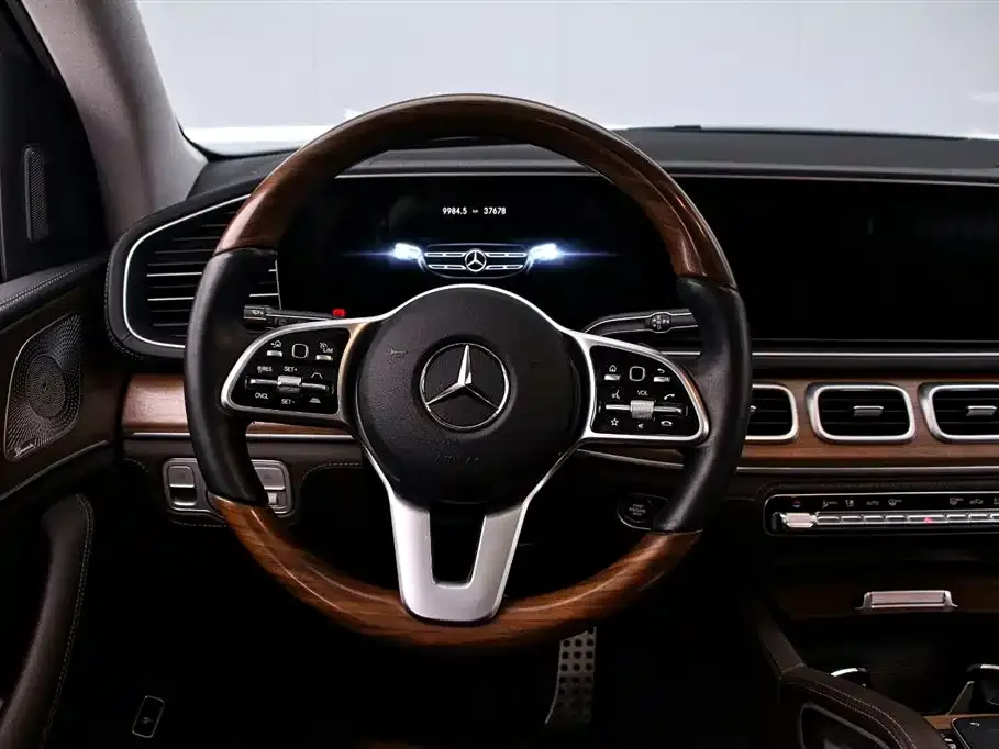 Mercedes-Benz GLS — фото 7