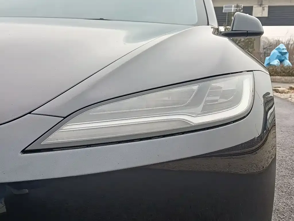 Tesla Model 3 — фото 2