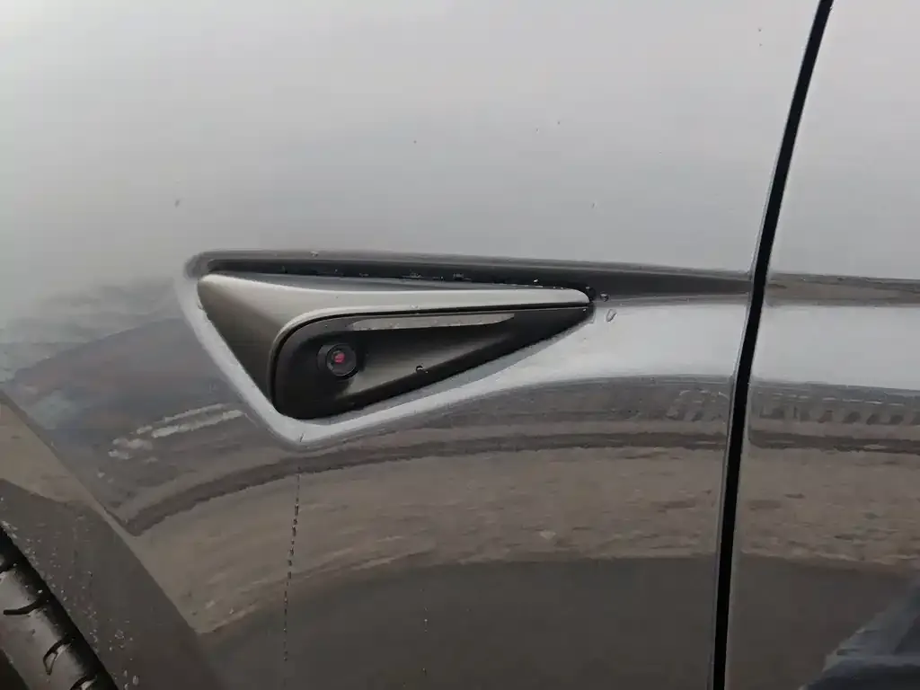 Tesla Model 3 — фото 4