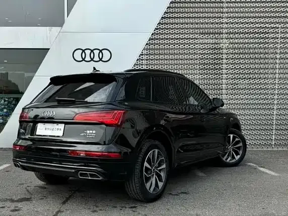 Audi Q5L — фото 7