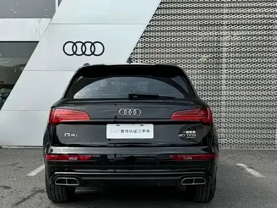Audi Q5L — фото 8