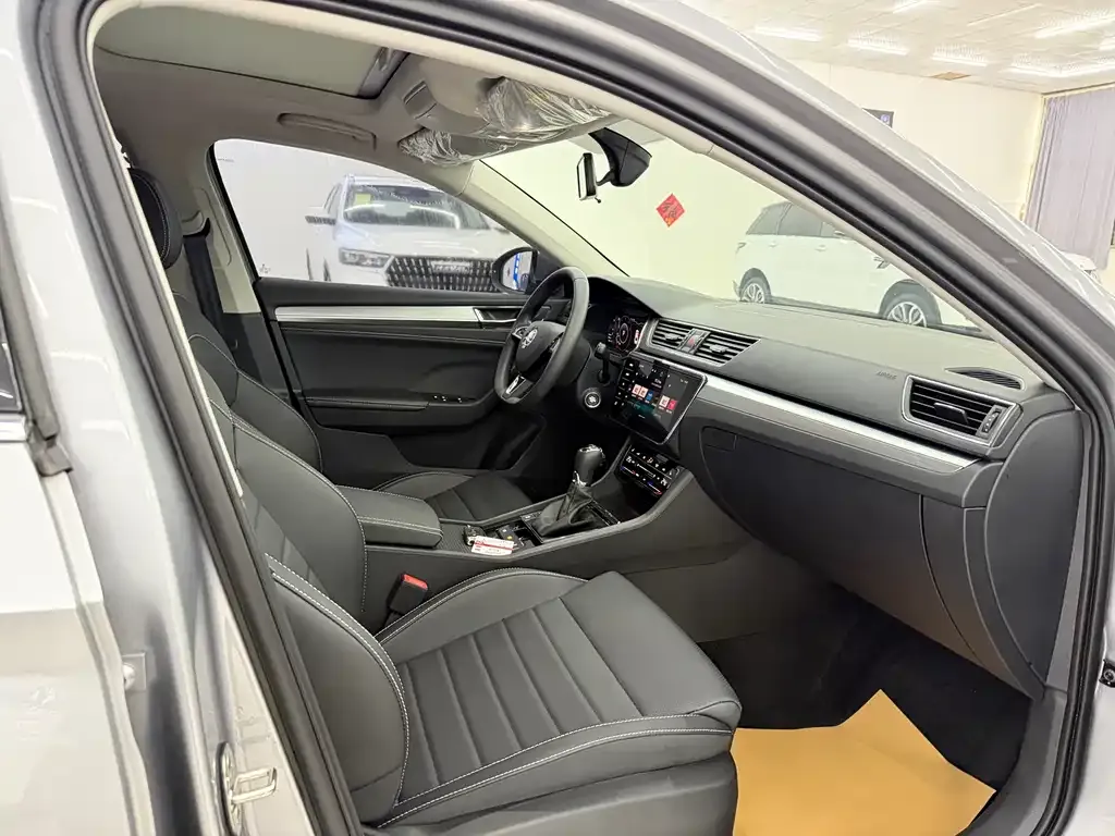 Skoda Superb — фото 3