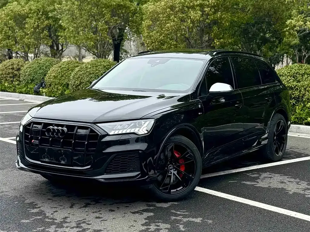 Audi Q7 — фото 1