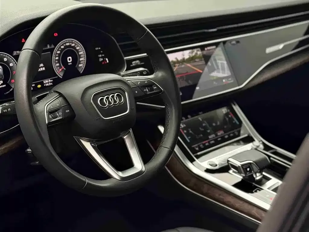 Audi Q7 — фото 10