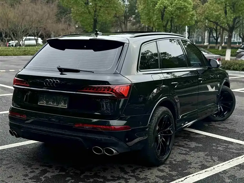 Audi Q7 — фото 6