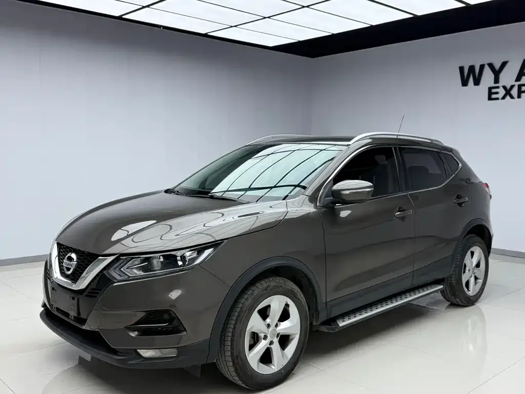 Nissan Qashqai — фото 1