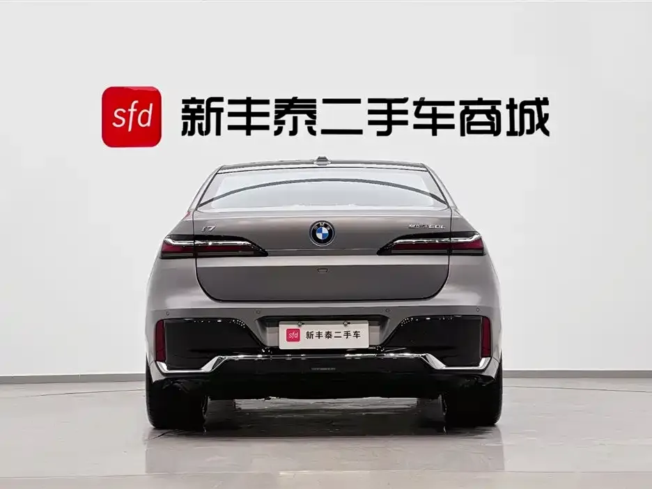 BMW i7 — фото 6