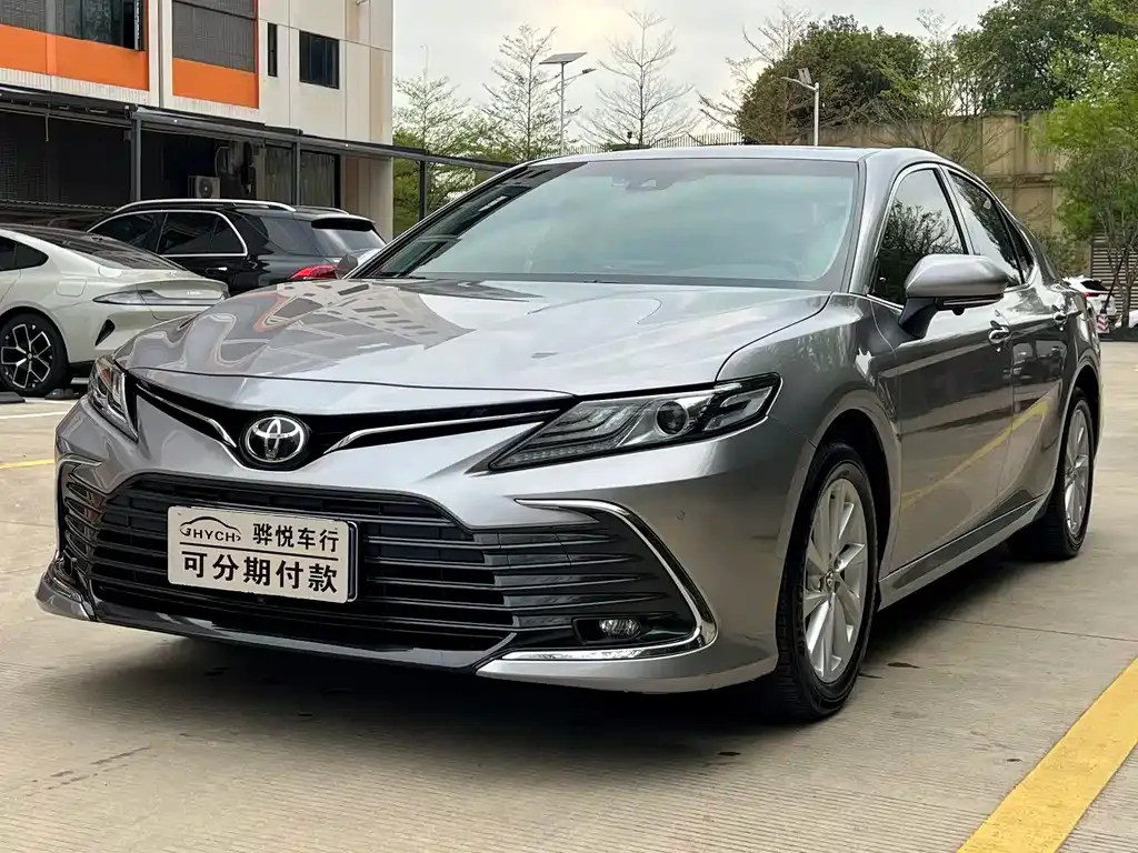 Toyota Camry — фото 9