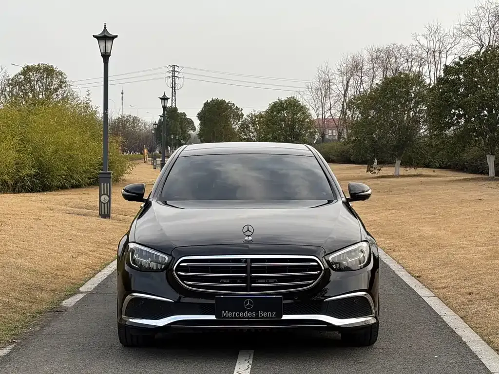 Mercedes-Benz E-Class — фото 2