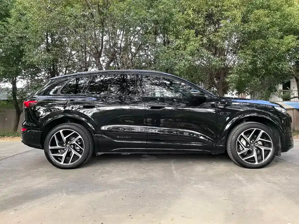 Audi Q6L e-tron — фото 8
