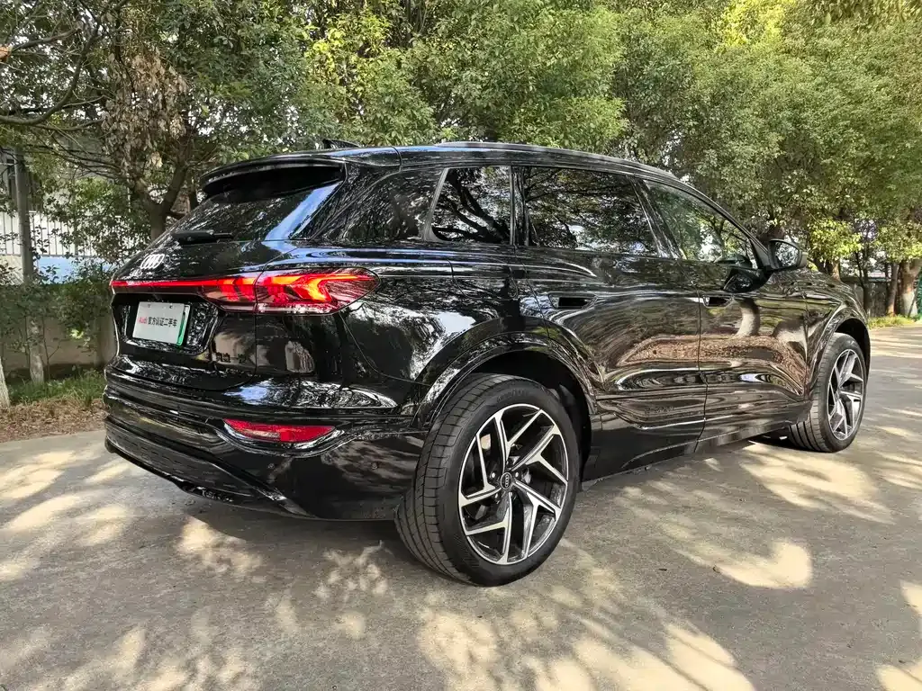 Audi Q6L e-tron — фото 4