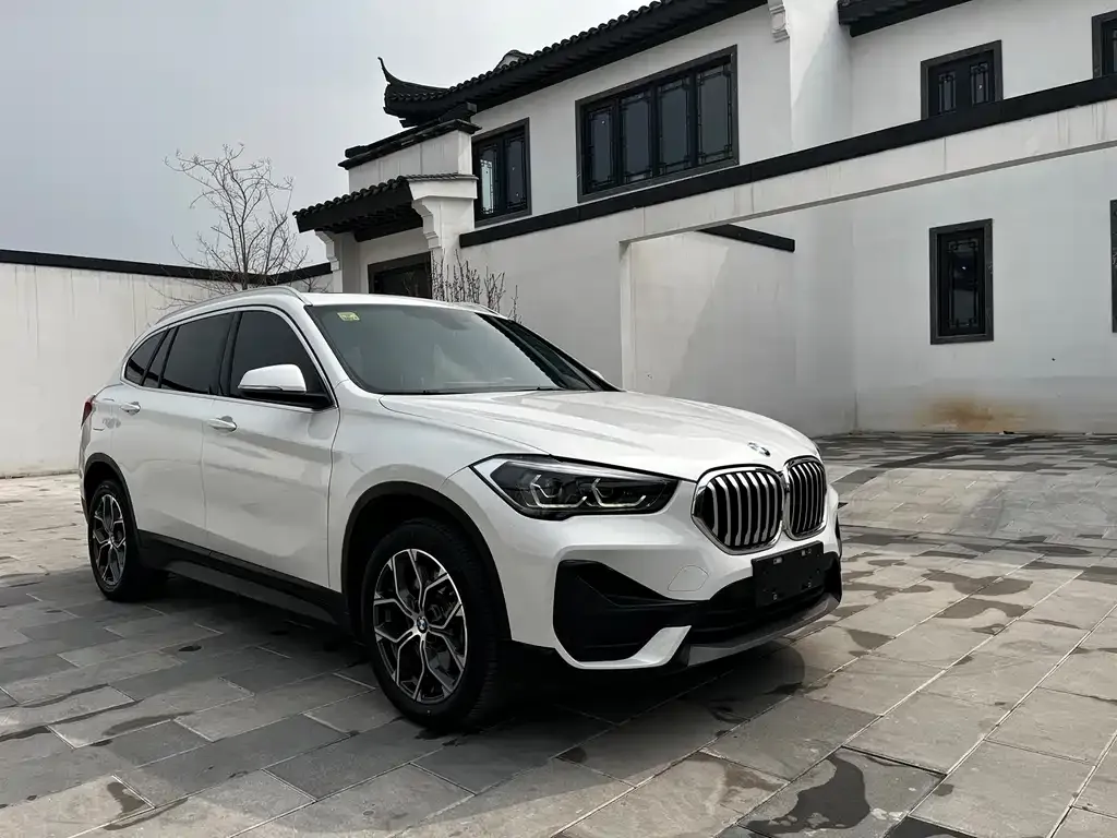 BMW X1 — фото 7