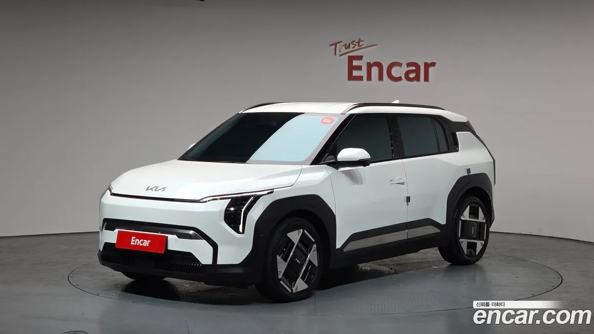 Kia EV3 — фото 1