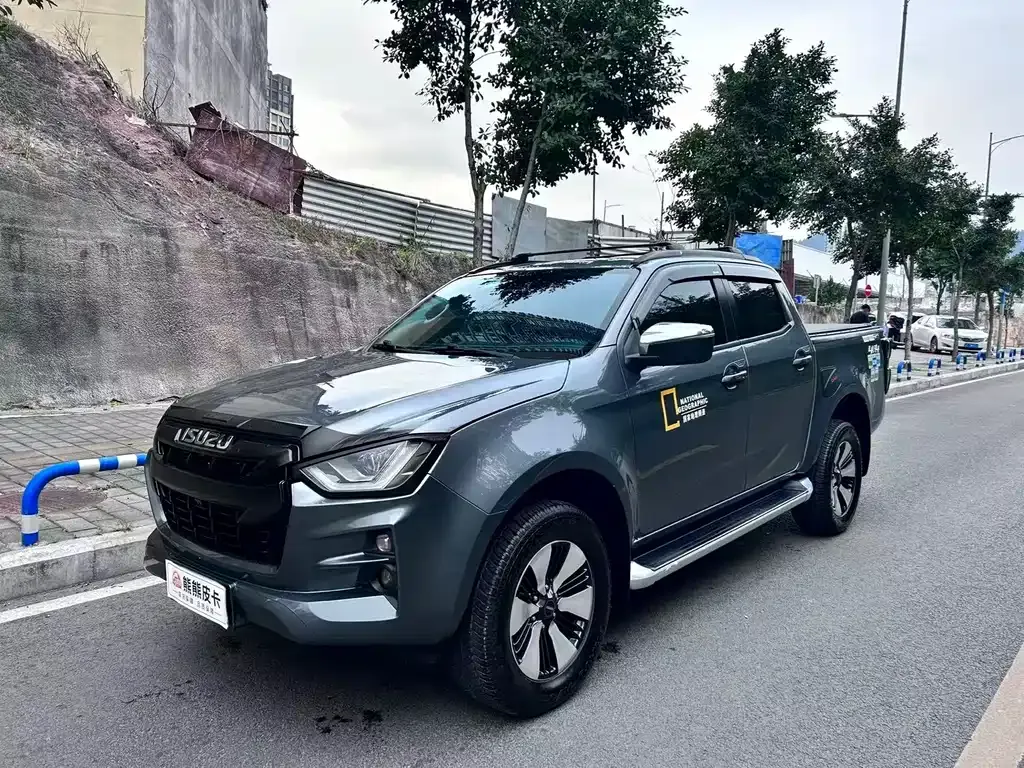 Isuzu D-MAX — фото 1
