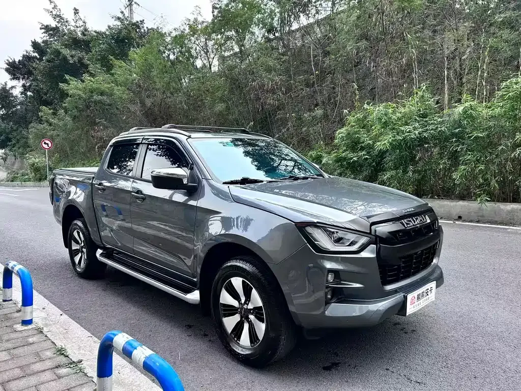 Isuzu D-MAX — фото 9