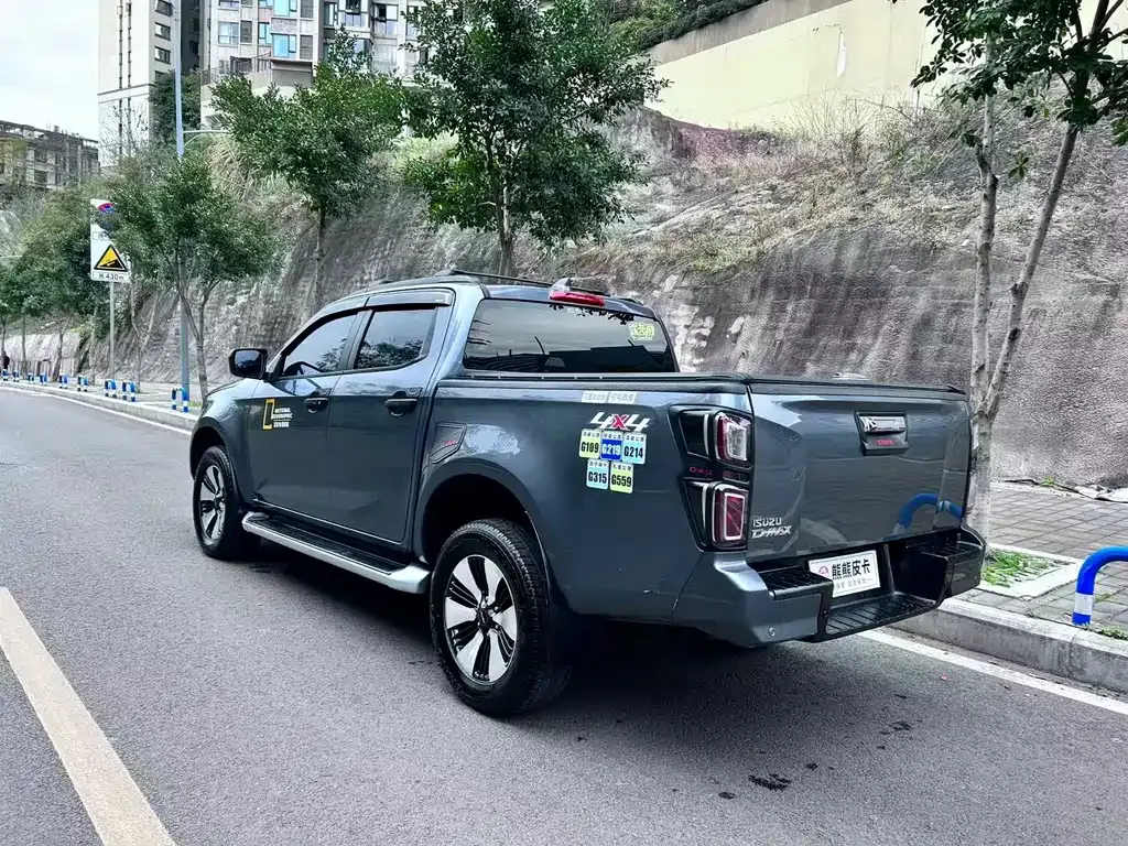 Isuzu D-MAX — фото 7